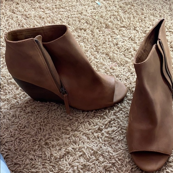 Open toed wedges - Picture 2 of 5